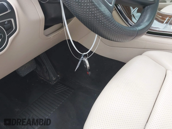 2019 Mercedes-Benz GLC 300 with VIN WDC0G4JB6KV185786, listed as a IAAI auction lot 42472450 with 86,561 mi miles and . Bid and sale history available at DreamBid. Image 11.