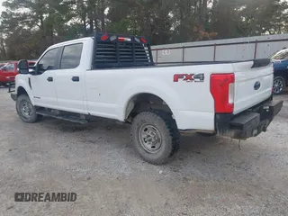 2018 Ford Super Duty F-250 SRW XL with VIN 1FT7W2BT8JEB42178, listed as a IAAI auction lot 41205643 with 196,238 mi miles. Bid and sale history available at carsss.com. Image 3.