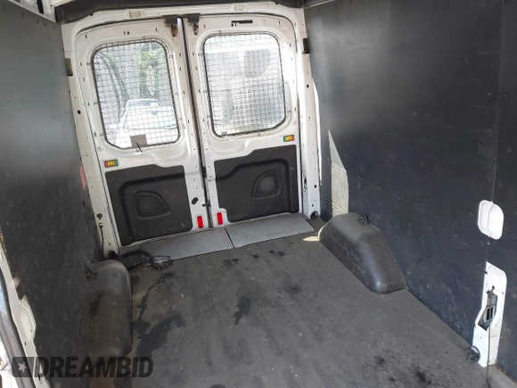 2017 Ford Transit с VIN 1FTYR2CM8HKB32488, выставлен на аукционе IAAI как лот 41982742 с пробегом 235 114 миль миль и . История ставок и продаж доступна на DreamBid. Изображение 8.