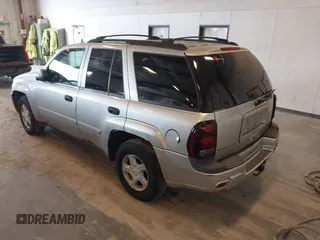 2006 Chevrolet TrailBlazer LS with VIN 1GNDT13S162121748, listed as a IAAI auction lot 42210260 with 236,517 mi miles and . Bid and sale history available at DreamBid. Image 3.