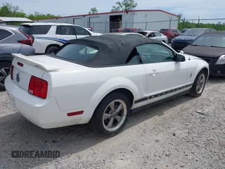 2006 Ford Mustang Standard с VIN 1ZVHT84N765251072, выставлен на аукционе IAAI как лот 42291994 с пробегом 283 553 миль миль и . История ставок и продаж доступна на DreamBid. Изображение 4.