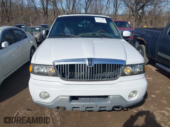 2001 Lincoln Navigator z VIN 5LMFU28R51LJ32175, wystawiony jako IAAI lot #41473282 z przebiegiem 231 832 mil mil oraz . Historia ofert i sprzedaży dostępna na DreamBid. Obrazek 6.