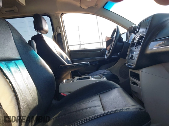 2014 Chrysler Town & Country Touring with VIN 2C4RC1BGXER270140, listed as a IAAI auction lot 41068771 with 144,820 mi miles. Bid and sale history available at carsss.com. Image 5.