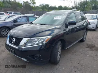 2013 Nissan Pathfinder SV z VIN 5N1AR2MM6DC681607, wystawiony jako IAAI lot #42490708 z przebiegiem 103 460 mil mil oraz . Historia ofert i sprzedaży dostępna na DreamBid. Obrazek 2.