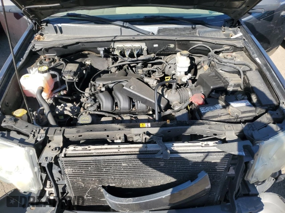 2008 Ford Escape XLT with VIN 1FMCU93128KC14154, listed as a Copart auction lot 53664695 with 0 mi miles and Salvage Title. Bid and sale history available at carsss.com. Image 12.