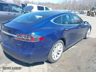 2018 Tesla Model S 75D with VIN 5YJSA1E2XJF285301, listed as a IAAI auction lot 41917939 with 80,470 mi miles. Bid and sale history available at carsss.com. Image 4.