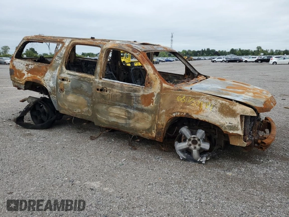 2008 Chevrolet Suburban LTZ with VIN 3GNFK16398G112287, listed as a Copart auction lot 68000144 with 0 mi miles and Non Repairable. Bid and sale history available at carsss.com. Image 4.