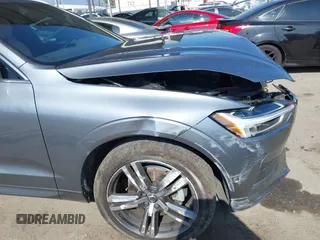 2018 Volvo XC60 Momentum с VIN LYV102RK3JB106290, выставлен на аукционе IAAI как лот 42442081 с пробегом 53 142 миль миль и . История ставок и продаж доступна на DreamBid. Изображение 17.