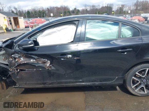 2018 Volvo S60 Dynamic with VIN YV140MTLXJ2459745, listed as a IAAI auction lot 41988052 with 133,268 mi miles. Bid and sale history available at carsss.com. Image 14.