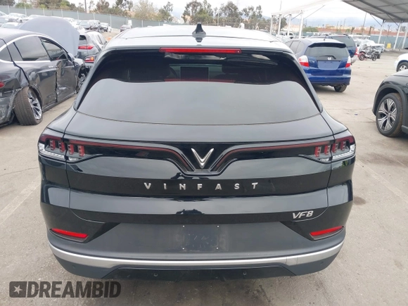 2023 VinFast VF 8 Eco с VIN RLLV1AEB6PH002615, выставлен на аукционе IAAI как лот 40965779 с пробегом 12 872 миль миль и . История ставок и продаж доступна на DreamBid. Изображение 17.