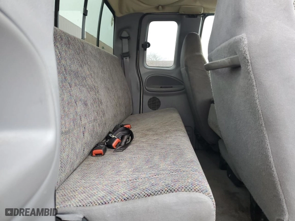 1998 Dodge Ram 1500 with VIN 3B7HF13Y9WG184111, listed as a Copart auction lot 88115755 with 118,011 mi miles and Salvage Title. Bid and sale history available at carsss.com. Image 10.