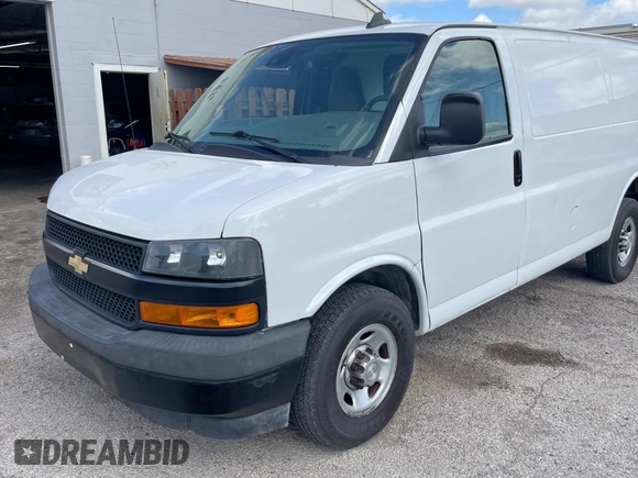 2019 Chevrolet Express Cargo with VIN 1GCWGAFP8K1370612, listed as a Copart auction lot 62214645 with 104,484 mi miles and Clean title. Bid and sale history available at DreamBid. Image 2.