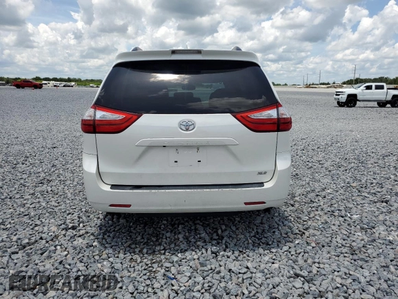 2018 Toyota Sienna XLE Auto Access Seat z VIN 5TDYZ3DC8JS917863, wystawiony jako Copart lot #61825655 z przebiegiem 249 491 mil mil oraz Szkoda całkowita • Salvage title. Historia ofert i sprzedaży dostępna na DreamBid. Obrazek 6.