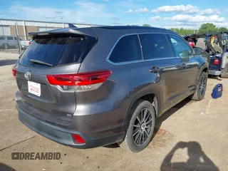 2018 Toyota Highlander SE with VIN 5TDKZRFH4JS548677, listed as a IAAI auction lot 42171321 with 94,205 mi miles and . Bid and sale history available at DreamBid. Image 4.