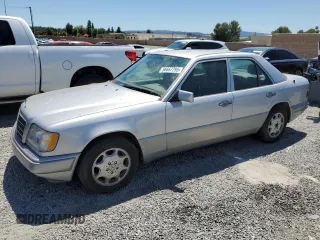 1994 Mercedes-Benz E 320 with VIN WDBEA32E7RC050885, listed as a Copart auction lot 56667795 with 175,701 mi miles and Clean Title. Bid and sale history available at DreamBid. Image 1.