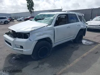 2010 Toyota 4Runner SR5 with VIN JTEZU5JR0A5003972, listed as a IAAI auction lot 41557522 with 0 mi miles. Bid and sale history available at carsss.com. Image 2.
