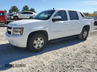 2007 Chevrolet Avalanche LT w/2LT with VIN 3GNEC12J57G164799, listed as a Copart auction lot 82043054 with 243,559 mi miles and Clean Title. Bid and sale history available at carsss.com. Image 1.