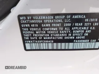 2015 Volkswagen Passat Limited Edition Edition z VIN 1VWAT7A33FC099429, wystawiony jako IAAI lot #41710894 z przebiegiem 97 991 mil mil oraz . Historia ofert i sprzedaży dostępna na DreamBid. Obrazek 9.