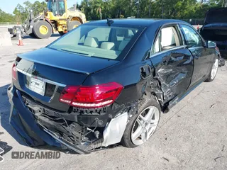 2014 Mercedes-Benz E-Class E 350 Sport with VIN WDDHF5KB4EA905054, listed as a IAAI auction lot 42062637 with 16,223 mi miles. Bid and sale history available at carsss.com. Image 4.