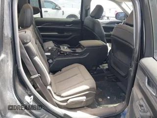 2023 Jeep Grand Cherokee Limited z VIN 1C4RJJBG4P8843652, wystawiony jako IAAI lot #41906826 z przebiegiem 18 006 mil mil oraz . Historia ofert i sprzedaży dostępna na DreamBid. Obrazek 8.