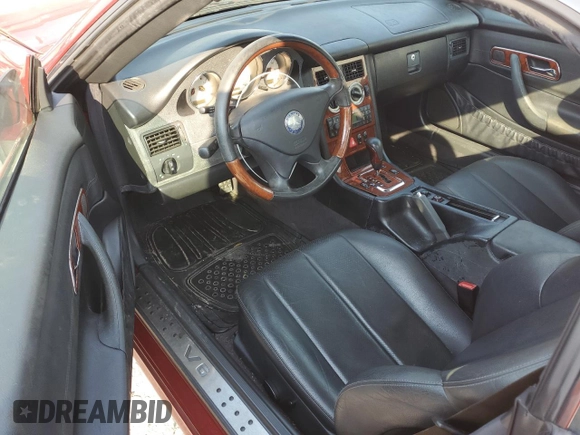 2002 Mercedes-Benz SLK 320 z VIN WDBKK65F52F245314, wystawiony jako Copart lot #42694015 z przebiegiem 114 998 mil mil oraz Szkoda całkowita • Salvage title. Historia ofert i sprzedaży dostępna na DreamBid. Obrazek 8.