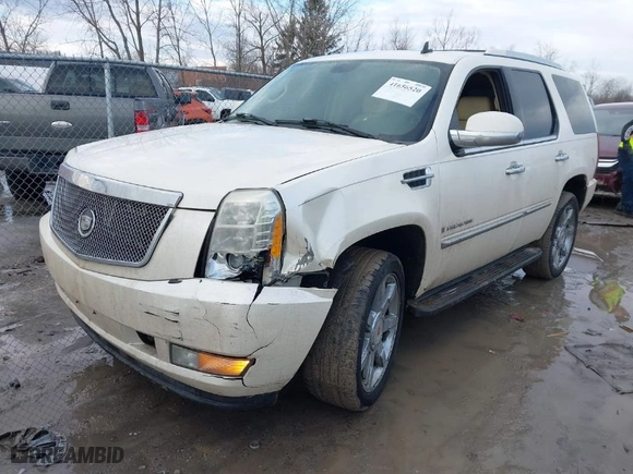 2007 Cadillac Escalade with VIN 1GYFK63897R326257, listed as a IAAI auction lot 41656520 with 170,105 mi miles. Bid and sale history available at carsss.com. Image 2.