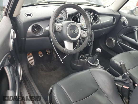 2006 MINI Hardtop S с VIN WMWRE33506TN28448, выставлен на аукционе Copart как лот 53439655 с пробегом 172 789 миль миль и Чистый • Clean title. История ставок и продаж доступна на DreamBid. Изображение 8.
