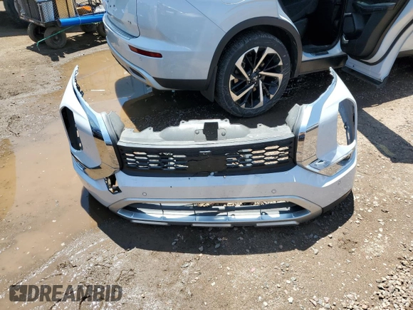 2022 Mitsubishi Outlander SE with VIN JA4J3UA80NZ011133, listed as a Copart auction lot 62770705 with 37,530 mi miles and Salvage title. Bid and sale history available at DreamBid. Image 13.