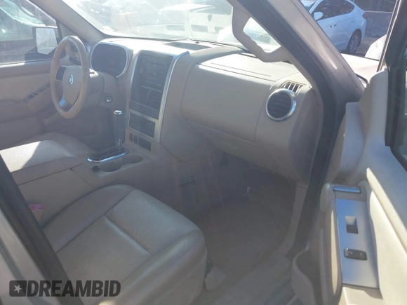 2006 Mercury Mountaineer Luxury z VIN 4M2EU47E06UJ02963, wystawiony jako IAAI lot #41453551 z przebiegiem 149 170 mil mil oraz . Historia ofert i sprzedaży dostępna na DreamBid. Obrazek 5.