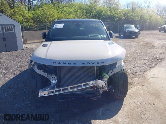 2024 Land Rover Range Rover Sport SE with VIN SAL1P9EU2RA164740, listed as a IAAI auction lot 41991652 with 19,009 mi miles. Bid and sale history available at carsss.com. Image 12.