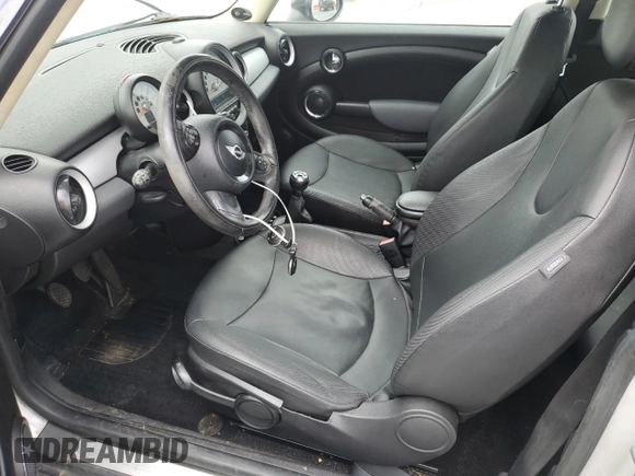 2011 MINI Hardtop with VIN WMWSU3C51BT183770, listed as a Copart auction lot 57337375 with 109,216 mi miles and Clean Title. Bid and sale history available at DreamBid. Image 7.
