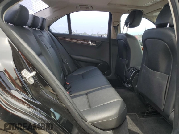 2010 Mercedes-Benz C 300 Sport z VIN WDDGF8BB7AR130970, wystawiony jako Copart lot #58323495 z przebiegiem 134 538 mil mil oraz Szkoda całkowita • Salvage title. Historia ofert i sprzedaży dostępna na DreamBid. Obrazek 10.