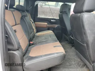 2021 Chevrolet Silverado 3500HD High Country with VIN 1GC4YVEY3MF135272, listed as a Copart auction lot 67717404 with 34,408 mi miles and Salvage Title. Bid and sale history available at carsss.com. Image 10.