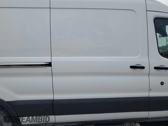 2019 Ford Transit z VIN 1FTYE2CM9KKA16350, wystawiony jako Copart lot #57127495 z przebiegiem 308 480 mil mil oraz Czysty tytuł • Clean title. Historia ofert i sprzedaży dostępna na DreamBid. Obrazek 10.