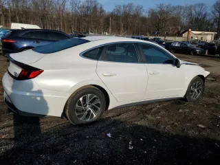 2022 Hyundai Sonata Hybrid Blue with VIN KMHL24JJ6NA038075, listed as a Copart auction lot 86446664 with 18,836 mi miles and Salvage Title. Bid and sale history available at carsss.com. Image 3.