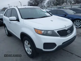 2011 Kia Sorento LX with VIN 5XYKT3A16BG130502, listed as a IAAI auction lot 41281912 with 112,761 mi miles. Bid and sale history available at carsss.com. Image 1.