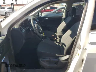 2021 Volkswagen Tiguan S z VIN 3VV1B7AX8MM146962, wystawiony jako Copart lot #56416195 z przebiegiem 113 002 mil mil oraz Szkoda całkowita • Salvage title. Historia ofert i sprzedaży dostępna na DreamBid. Obrazek 7.