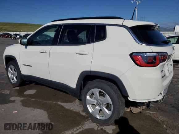 2018 Jeep Compass Latitude z VIN 3C4NJDBB8JT245898, wystawiony jako Copart lot #54578425 z przebiegiem 115 236 mil mil oraz Szkoda całkowita • Salvage title. Historia ofert i sprzedaży dostępna na DreamBid. Obrazek 2.