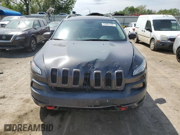 2017 Jeep Cherokee Trailhawk with VIN 1C4PJMBS0HW589626, listed as a Copart auction lot 53981435 with 105,318 mi miles and Salvage title. Bid and sale history available at DreamBid. Image 5.