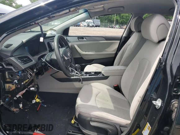 2015 Hyundai Sonata SE z VIN 5NPE24AF9FH174865, wystawiony jako Copart lot #60498875 z przebiegiem 51 350 mil mil oraz Czysty tytuł • Clean title. Historia ofert i sprzedaży dostępna na DreamBid. Obrazek 7.