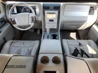 2008 Lincoln Navigator with VIN 5LMFU28598LJ04841, listed as a Copart auction lot 50329485 with 232,481 mi miles and Clean title. Bid and sale history available at DreamBid. Image 8.