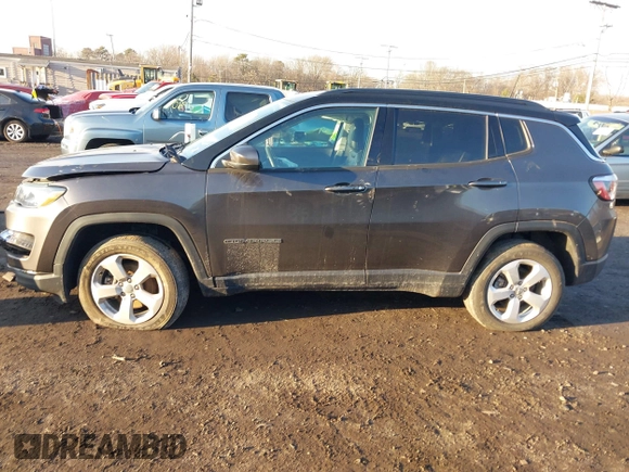 2019 Jeep Compass Latitude with VIN 3C4NJDBB8KT768355, listed as a IAAI auction lot 41480885 with 30,823 mi miles and . Bid and sale history available at carsss.com. Image 14.