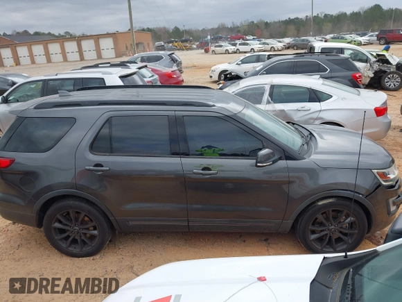 2017 Ford Explorer XLT with VIN 1FM5K7D81HGD48249, listed as a IAAI auction lot 41844312 with 122,507 mi miles and . Bid and sale history available at carsss.com. Image 13.