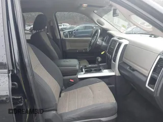 2012 Ram 1500 Big Horn z VIN 1C6RD7LT7CS305487, wystawiony jako IAAI lot #42160903 z przebiegiem 72 962 mil mil oraz . Historia ofert i sprzedaży dostępna na DreamBid. Obrazek 5.