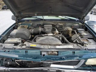 1996 GMC Yukon with VIN 1GKEK13R6TJ747606, listed as a Copart auction lot 80763434 with 308,837 mi miles and Salvage Title. Bid and sale history available at carsss.com. Image 13.
