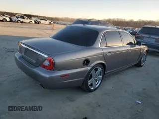 2008 Jaguar XJ Vanden Plas with VIN SAJWA82B18SH28807, listed as a Copart auction lot 42571155 with 97,548 mi miles and Salvage Title. Bid and sale history available at carsss.com. Image 3.