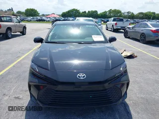 2025 Toyota Camry LE z VIN 4T1DAACK5SU071607, wystawiony jako IAAI lot #42377715 z przebiegiem Nie podano mil oraz . Historia ofert i sprzedaży dostępna na DreamBid. Obrazek 12.