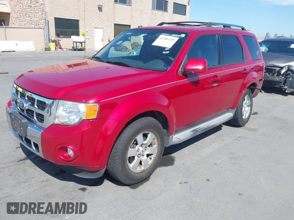 2010 Ford Escape Limited z VIN 1FMCU9EG8AKB12381, wystawiony jako IAAI lot #42385229 z przebiegiem 141 657 mil mil oraz . Historia ofert i sprzedaży dostępna na DreamBid. Obrazek 17.