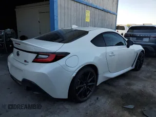 2023 Toyota GR86 Premium with VIN JF1ZNBE17P9763652, listed as a Copart auction lot 63326124 with 7,362 mi miles and Salvage Title. Bid and sale history available at carsss.com. Image 3.