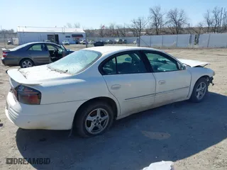 2002 Pontiac Bonneville SE with VIN 1G2HX54K724100247, listed as a IAAI auction lot 41952374 with 237,574 mi miles. Bid and sale history available at carsss.com. Image 4.